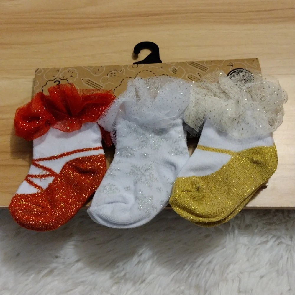 Baby Ruffle Novelty Socks 3 Pair 0-12 Months NWT
